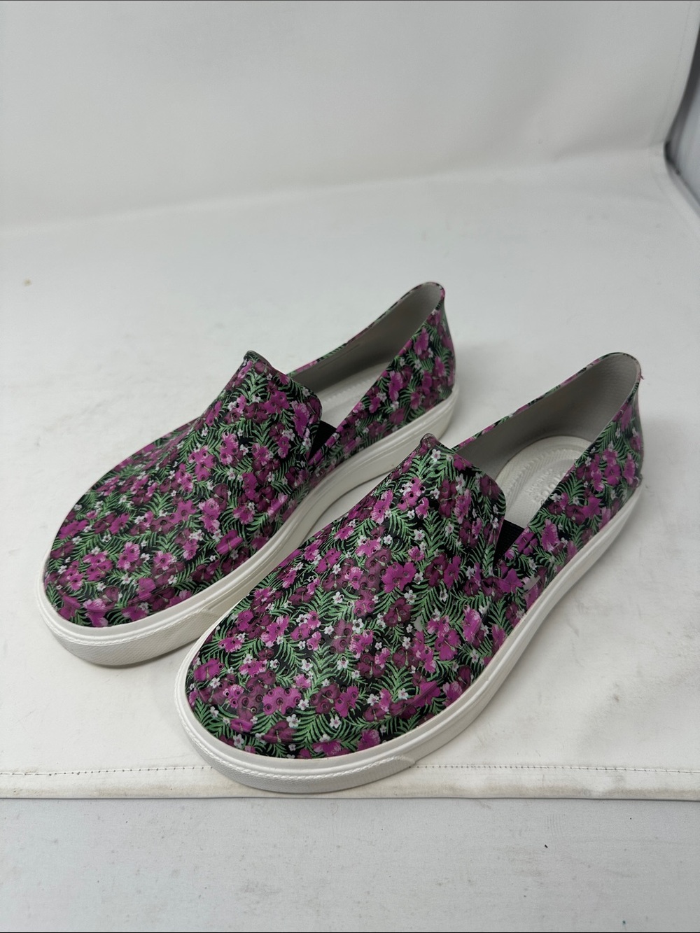 Crocs Size 6